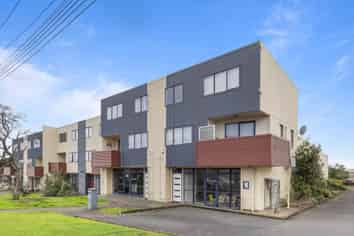 1a/10 Corban Avenue, Henderson