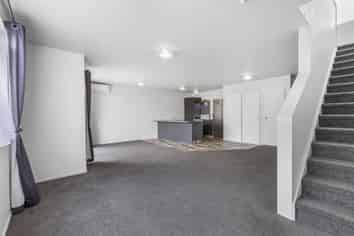 1a/10 Corban Avenue, Henderson