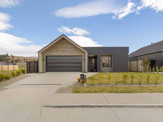 89 Magnum Drive, Cromwell