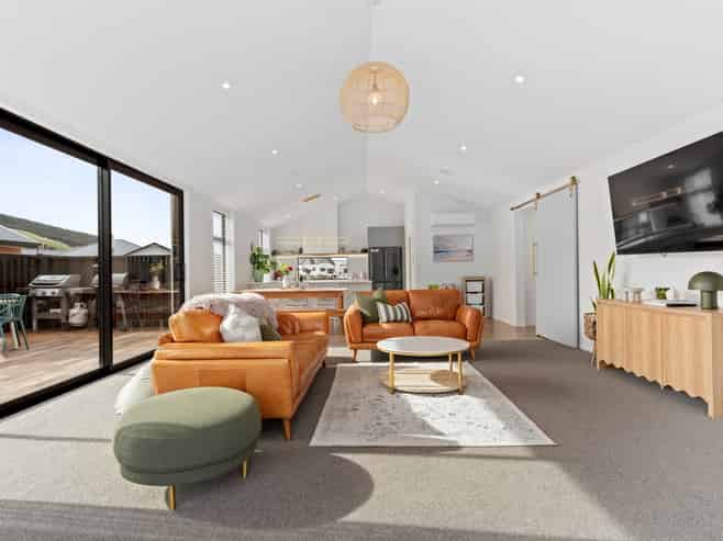 15 Franks Place, Outram