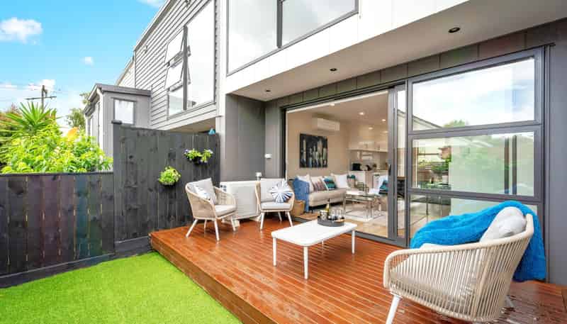 7/8 Bagnall Avenue, Point England