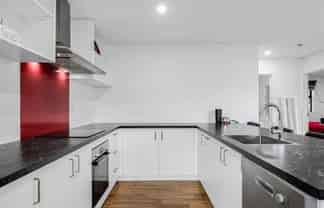 393B Linwood Av, Bromley