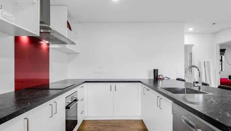 393B Linwood Av, Bromley