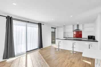 393B Linwood Av, Bromley