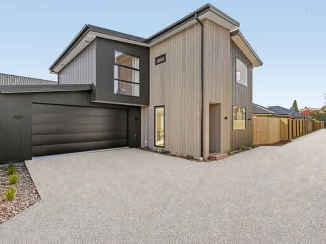 32 Hawthorne Street, Strowan