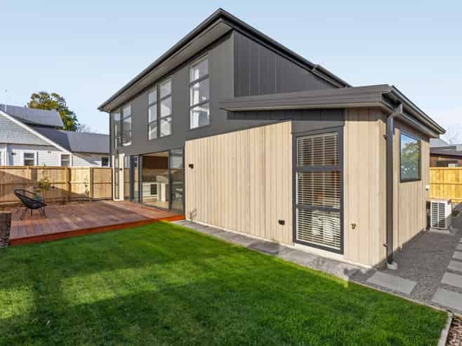 32 Hawthorne Street, Strowan