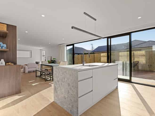 32 Hawthorne Street, Strowan