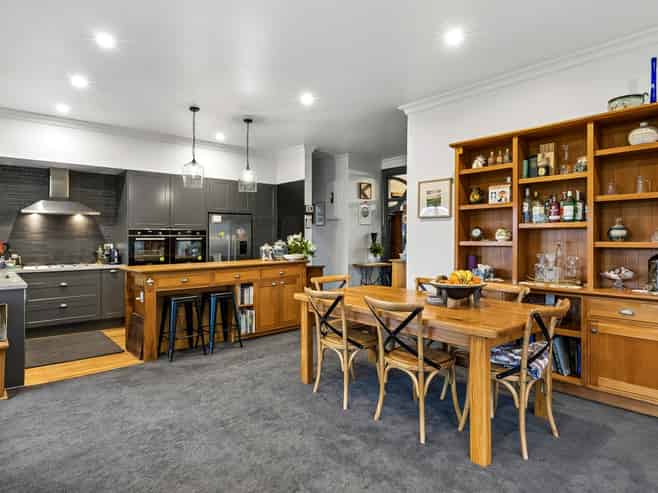 53 Pacific Street, Roslyn