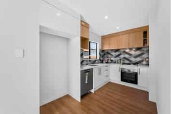 2/18 Airfield Road, Takanini