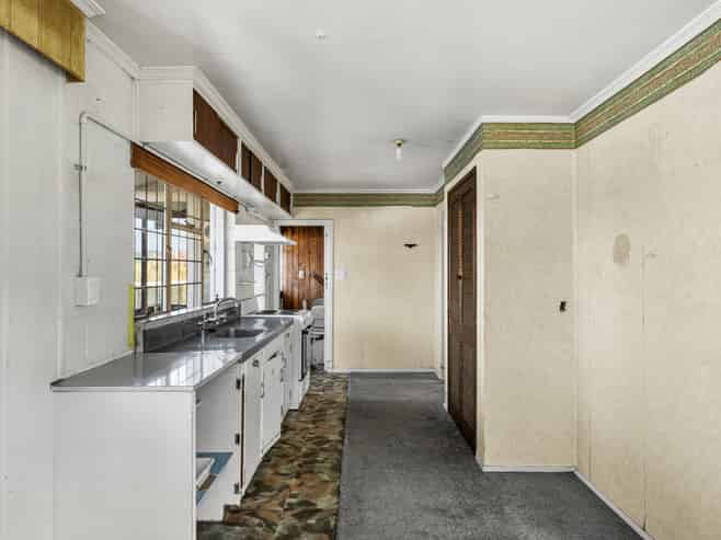 356 Clayton Road, Pukehangi