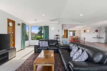 20A Grand Vue Road, Kawaha Point