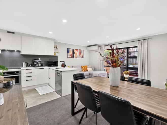 11/17 Harbour View Road, TE ATATU PENINSULA