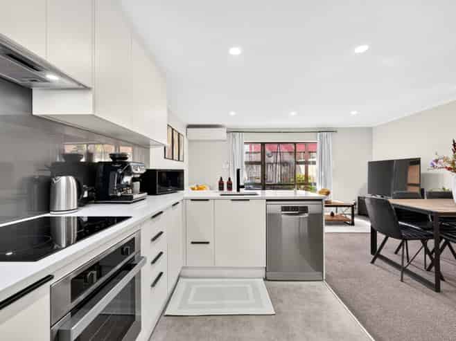 11/17 Harbour View Road, TE ATATU PENINSULA