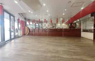 Queen St Retail + Full Commercial Kitchen