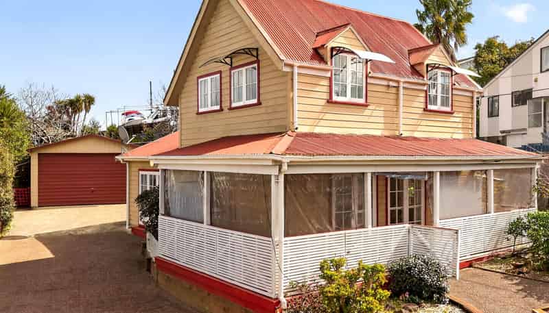 60 Makora Road, MASSEY