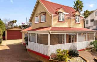 60 Makora Road, MASSEY