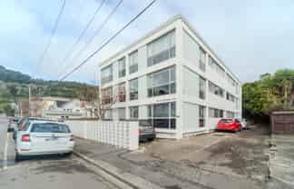 2/2-4 Victoria Court Queen Street, Mount Victoria