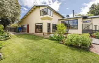 24 Weston Avenue, Roslyn