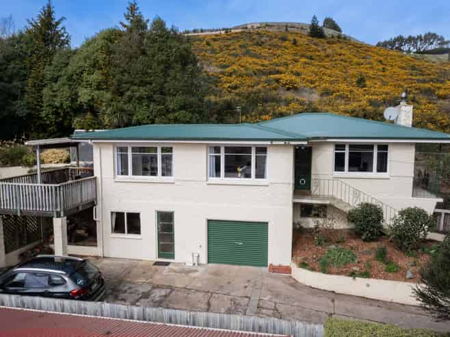 8 Roy Crescent, Concord
