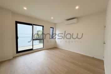 Auckland - Address withheld