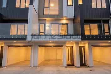 Auckland - Address withheld