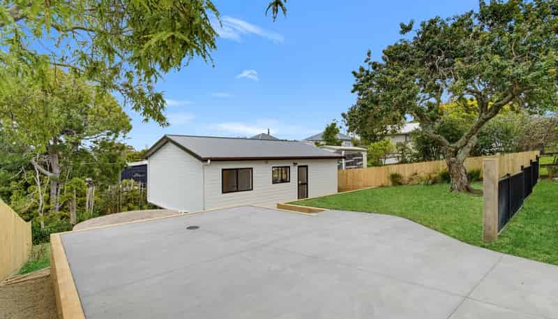 11B John Road, Stanmore Bay