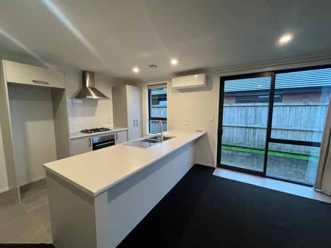 18 Rocky Road, Huntington