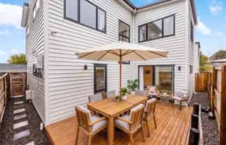 9B Totara Grove, Hillcrest