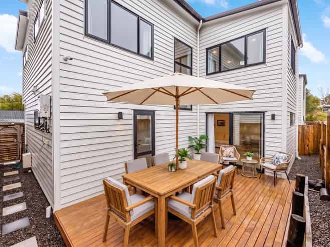 9B Totara Grove, Hillcrest