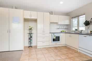 3/57 Gladstone Road, Northcote