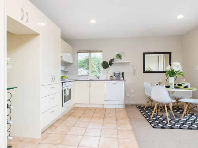 3/57 Gladstone Road, Northcote