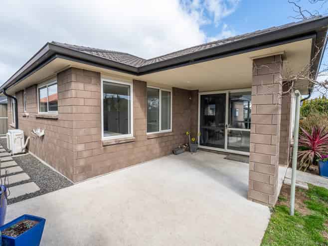 24 Stan Heather Drive, Glenview