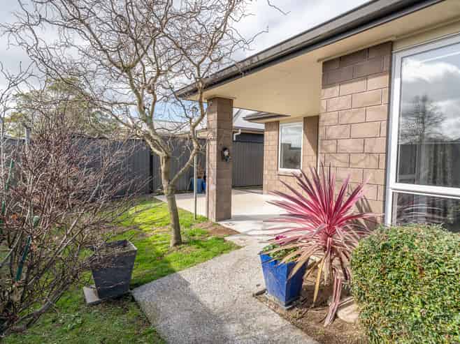 24 Stan Heather Drive, Glenview