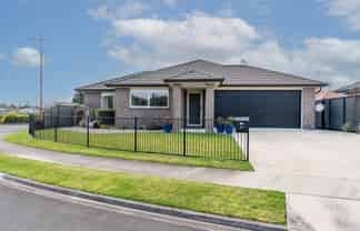 24 Stan Heather Drive, Glenview