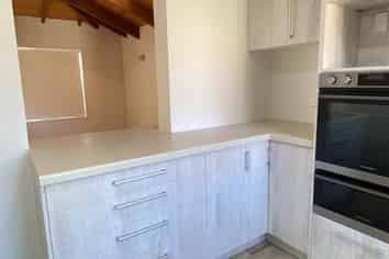 240B Devonport Road, Avenues
