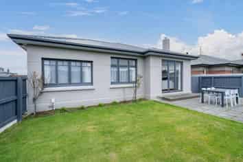 51 Newcastle Street, Windsor