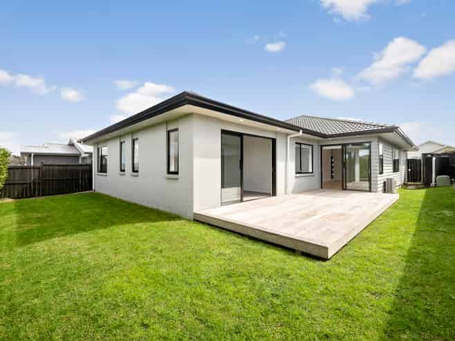50 Siren Street, Milldale