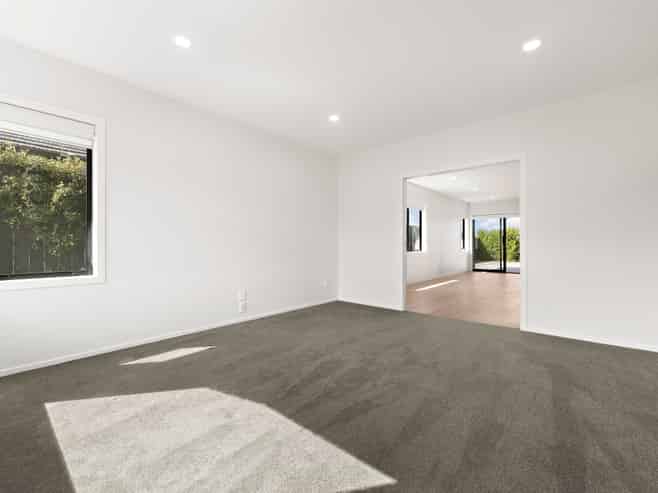 50 Siren Street, Milldale