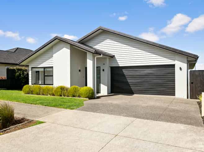 50 Siren Street, Milldale