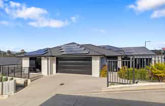 14 Sam Heywood Place, Pyes Pa