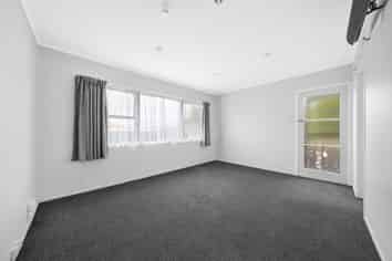 39D Caulton Street, Saint Johns