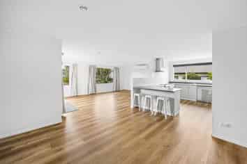 5A Stokes Avenue, Te Atatu Peninsula