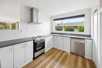 5A Stokes Avenue, Te Atatu Peninsula