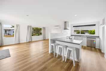 5A Stokes Avenue, Te Atatu Peninsula