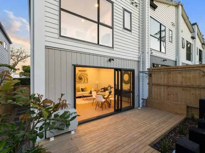 30A Tirimoana Road, Te Atatu South