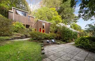 23 & 23A Porterfield Street, Macandrew Bay