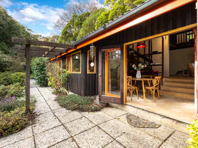 23 & 23A Porterfield Street, Macandrew Bay