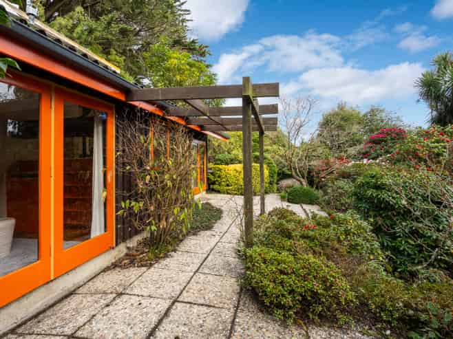 23 & 23A Porterfield Street, Macandrew Bay