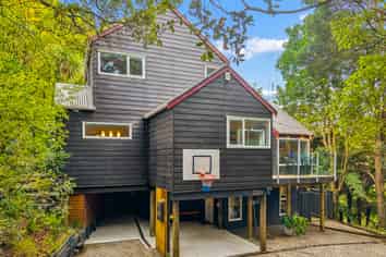 221A Titirangi Road, Titirangi