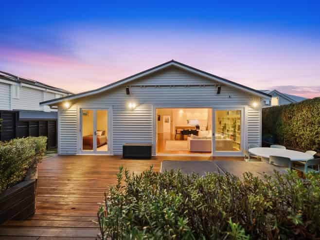 8 Richard Street, Westmere